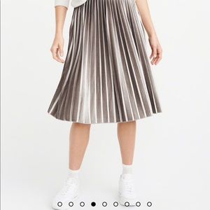 Pleated velvet midi skirt